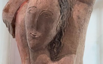 Là où la matière porte encore la trace du geste qui l’a fait naître